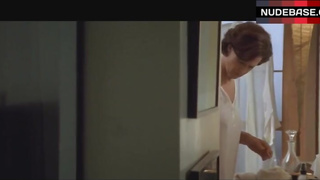 Sigourney Weaver in White Nightie – Copycat