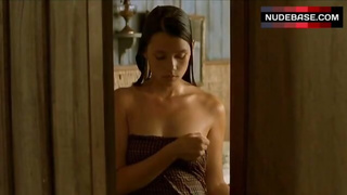 Astrid Berges-Frisbey Exposed Tits – The Sea Wall