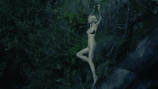 Kirsten Dunst breaks into viewers' hearts with naked boobs in nude scenes from Melancholia best sex scenes on netflix