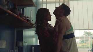 Aimee Lou Wood naked - Sex Education s01e01 (2019) sex mainstream cinema
